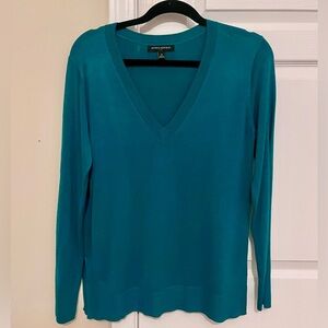 Banana Republic Deep V-neck Sweater Size Small